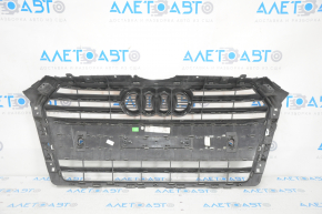 Решетка радиатора в сборе Audi A4 B9 17-19 с эмблемой, под парктроники, трещины, прижата, песок, светлый хром