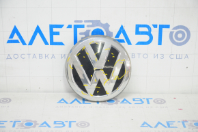 Эмблема решетки радиатора VW Jetta 19- под дистроник, песок