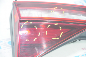 Ліхтар внутрішній кришка багажника лівий VW Jetta 19- подряпини