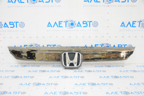 Молдинг решетки радиатора Honda Accord 18-22 темный хром, с креплением и значком, песок, тычка, надломано крепление