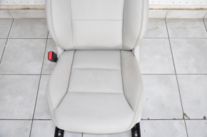Водительское сидение Mercedes CLA 14-19 с airbag, электро, кожа, серый, потрескана кожа
