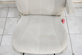 Пассажирское сидение Toyota Sienna 11-14 без airbag, механическое, велюр, бежевое, под химчистку