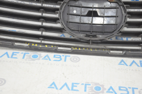 Решетка радиатора grill Lexus ES300h ES350 13-15 дорест со значком, трещина на значке, слом креп, песок