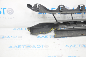 Решітка переднього бампера нижня BMW 3 F30 16-18 зламана відсутня фрагмент
