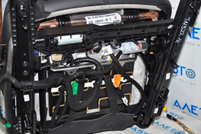 Пасажирське сидіння Tesla Model 3 18- шкіра чорна, з airbag, електро, підігрів, без управління бічної підтримки, з натягувачем, подряпина, іржа
