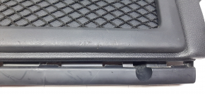 Накладка водительского сидения задняя Infiniti QX30 17- чёрная, царапины