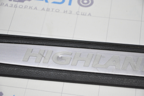 Накладка порога зовнішній передня права Toyota Highlander 14- хром, подряпини, вм'ятина