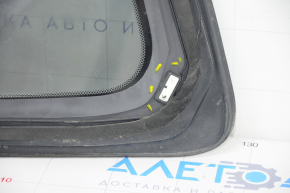 Форточка глухое стекло задняя правая Nissan Rogue 14-20 заводская тонировка, царапины по хрому