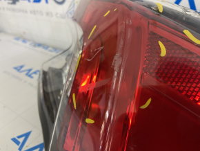 Фонарь внешний крыло правый Ford Escape MK4 20- царапины
