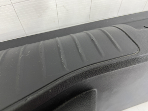 Накладка отвору багажника Ford Escape MK4 20-чорна, подряпини