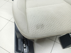 Пассажирское сидение Ford Escape MK3 13-19 без airbag, механич, тряпка бежевое, под химчистку