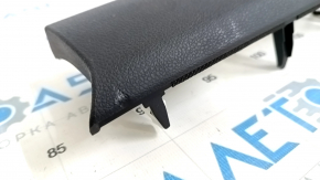 Накладка передньої панелі ліва Kia Niro 17-22 чорна, подряпина