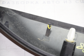 Накладка продольного рейлинга задняя правая Toyota Sequoia 08-16 черн, слом креп