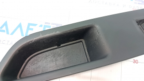 Накладка управления стеклоподъемником передним правым GMC Terrain 18- черная, облезло покрытие, царапина
