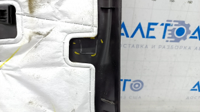 Накладка центральной стойки нижняя левая GMC Terrain 18- черная, царапины, сломано крепление