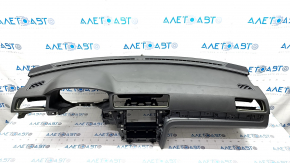 Торпедо передняя панель с AIRBAG VW Passat b8 16-19 USA черная, без воздуховодов, с перчаточным ящиком, надломано крепление