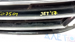 Решетка радиатора grill VW Jetta 15-18 USA со значком, облез лак