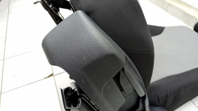 Водійське сидіння VW Jetta 11-18 USA без airbag, механічне, ганчірка чорно-сіра, під хімчистку, подряпини на накладці