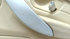 Обшивка двери карточка задняя правая BMW 3 F30 12-18 бежевая, царапины, под химчистку, под Harman Kardon