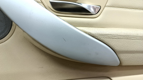 Обшивка двери карточка передняя правая BMW 3 F30 12-18 бежевая, царапины, под химчистку, под Harman Kardon