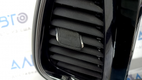 Обрамление магнитолы с воздуховодами Jeep Cherokee KL 19- под большой дисплей, царапины
