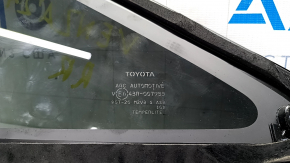 Форточка глухе скло задня права Toyota Venza 21- хром, зламані напрямки, подряпини