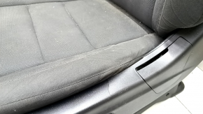Водительское сидение Dodge Durango 14-17 без airbag, тряпка черная, электро, под химчистку, царапины на пластике