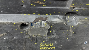 Защита днища передняя левая Toyota Venza 21- трещины, надломана, затерта