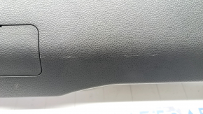 Обшивка двери багажника низ Toyota Venza 21- черная, царапины