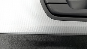 Обшивка двери карточка задняя левая Hyundai Kona 18-21 с накладкой, серая, царапины