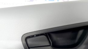 Обшивка дверей картка задня ліва Hyundai Kona 18-21 з накладкою, сіра, подряпини