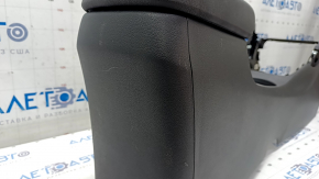 Консоль центральная подлокотник и подстаканники Hyundai Kona 18-21 1.6, 2.0 черная, царапины