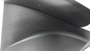 Накладка порога задня права Hyundai Kona 18-23 чорна, подряпини