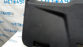 Обшивка дверей багажника низ Ford Explorer 16-19 чорний, подряпини, відсутня заглушка