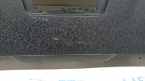 Обшивка двери багажника низ Ford Explorer 16-19 черн, царапины, отсутствует заглушка