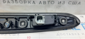 Планка подсветки номера крышки багажника Chrysler 200 15-17 под камеру, сломаны крепления
