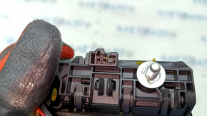 Камера заднего вида с кнопкой и ручкой открытия багажника VW Tiguan 09-17