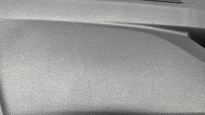Обшивка двери карточка передняя левая Honda Accord 13-17 черн с черн вставкой тряпка, подлокотник тряпка, молдинг ручки черный глянец, царапины, под чистку