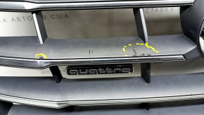 Решетка радиатора grill Audi Q5 80A 18-20 в сборе, с эмблемами, хром, без парктроников, трещины, песок, прижата