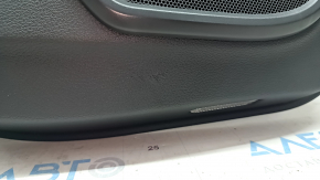 Обшивка двери карточка задняя левая Audi Q5 80A 18-20 черн, с вставкой под дерево, бежевый подлокотник со вставкой, с пищалкой, царапины