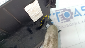 Обшивка двери багажника левая Ford Escape MK4 20- черная, сломано крепление, царапины