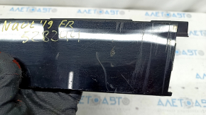 Накладка дверей збоку передня права Lincoln Nautilus 19-23 чорний глянець, подряпини, тріщина