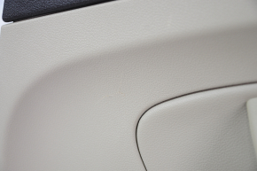 Обшивка двери карточка задняя правая Ford Escape MK3 13-16 дорест беж с беж вставкой пластик, подлокотник кожа, под пищалку, царапины