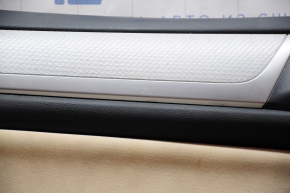Обшивка двери карточка передняя левая Subaru Legacy 15-19 черн с беж вставкой тряпка, подлокотник кожа молдинг серый структура, царапины, под чистку