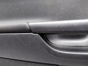 Обшивка дверей картка передня ліва Ford Focus mk3 15-18 чорн з чорною вставкою ганчірка, подряпини