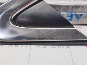 Заглушка трикутник крила передня права Chrysler 200 15-17 хром, дрібні подряпини