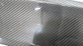 Накладка дверей нижня передня ліва Porsche Macan 15-18 глянсовий карбон, подряпини
