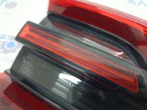 Фонарь внутренний крышка багажника левый Porsche Macan 15-18 светлый, царапины, трещины