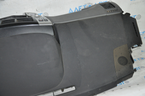 Торпедо передня панель без AIRBAG Toyota Prius V 12-17 з накладкою, подряпини