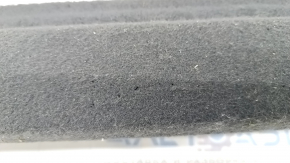 Пол багажника правый Porsche Macan 15-18 черная под сетку, дефект покрытия
